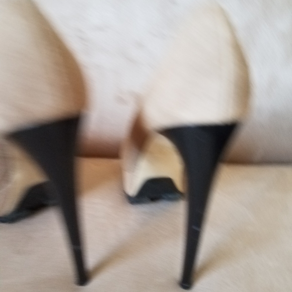 COPY - NWOT Bebe high heels - Picture 4 of 4